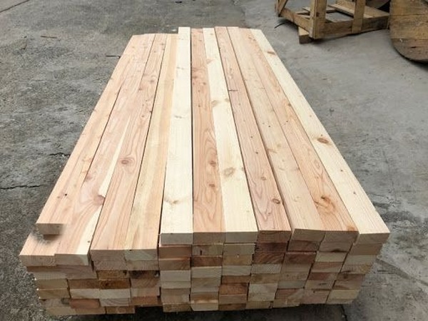 Chất lượng của gỗ là yếu tố ảnh hưởng lớn đến giá thành của pallet gỗ