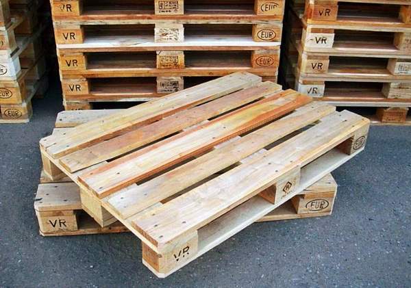 Pallet gỗ được ứng dụng trong sản xuất và nhập khẩu