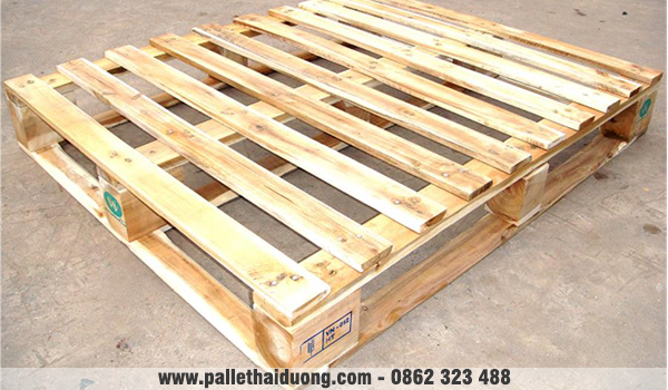 Pallet gỗ 4 chiều nâng